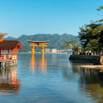 Menikmati Keindahan Kuil Itsukushima di Jepang