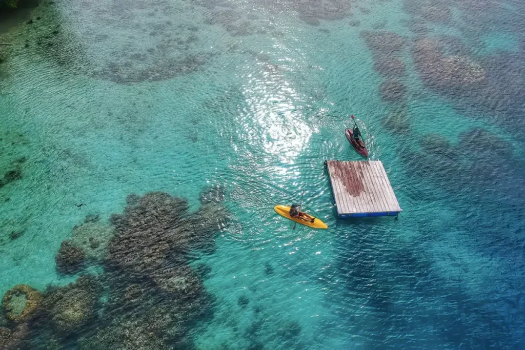 Aktivitas Air di Pulau Seribu. (Sumber: Traveloka)