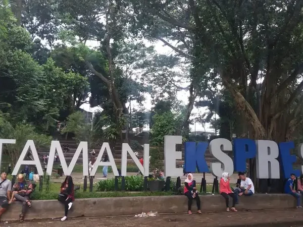 Taman Ekspresi Bogor_1a